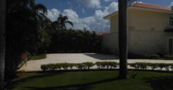 Lujosa Villa en Vista Catalina, frente al Mar.
