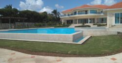 Lujosa Villa en Vista Catalina, frente al Mar.