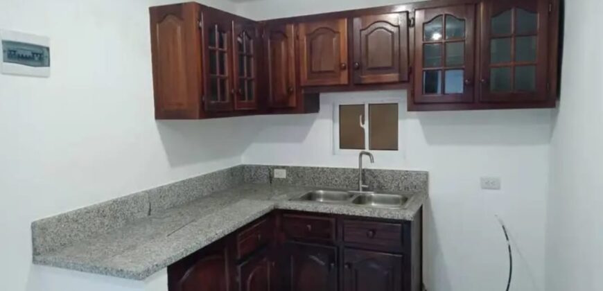 Se renta apartamento de dos habitaciones en el centro de la ciudad en el centro de la ciudad